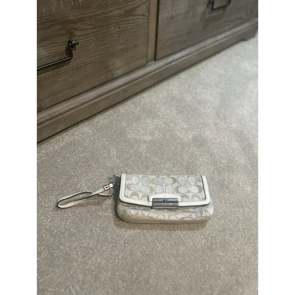 Coach Kristin Signature Wristlet Beige Canvas White Leather, Small Purse Bag - Picture 2 of 14